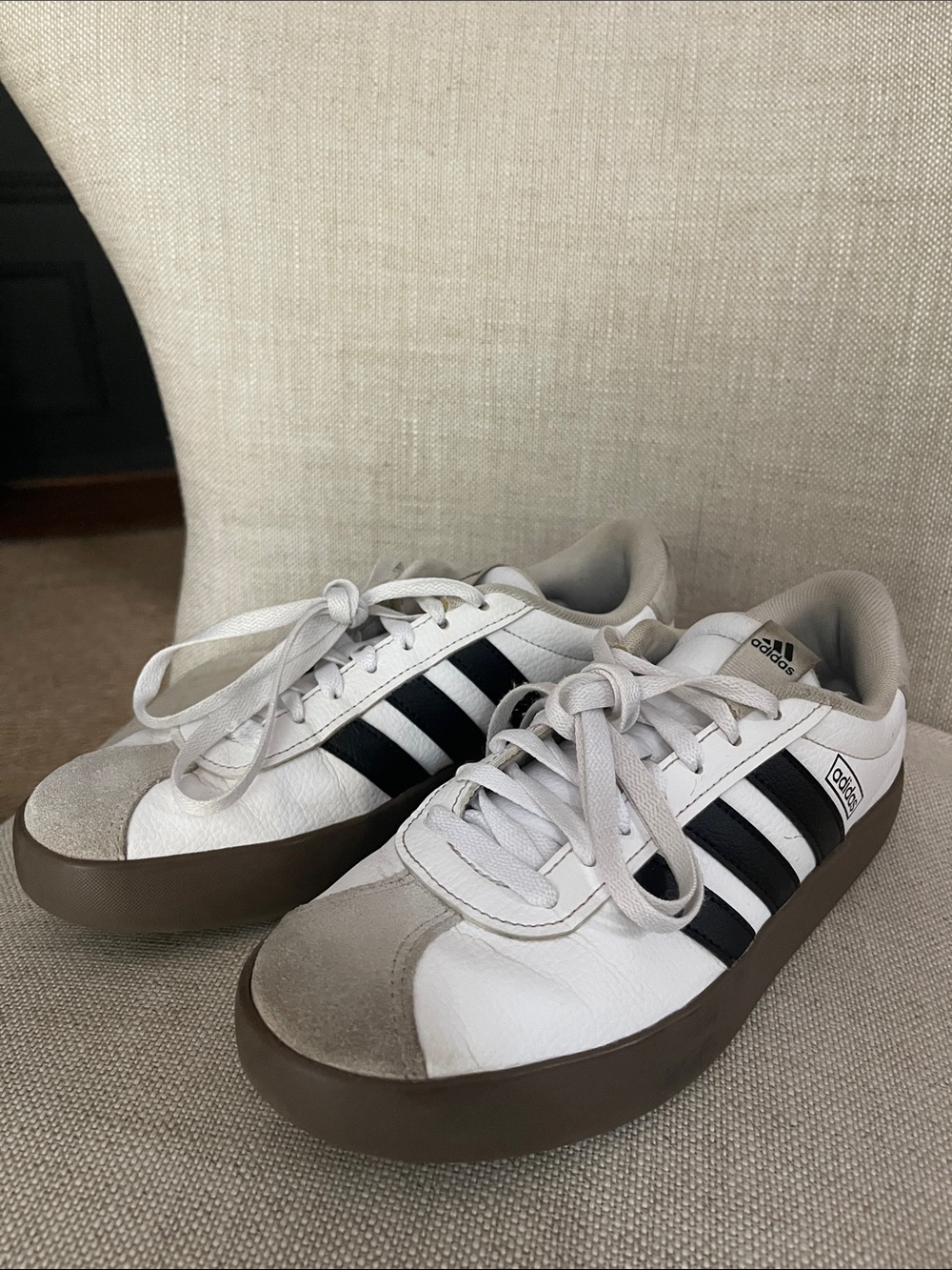 adidas womens White Sneakers with Black Stripes VL court 3.0 size 8